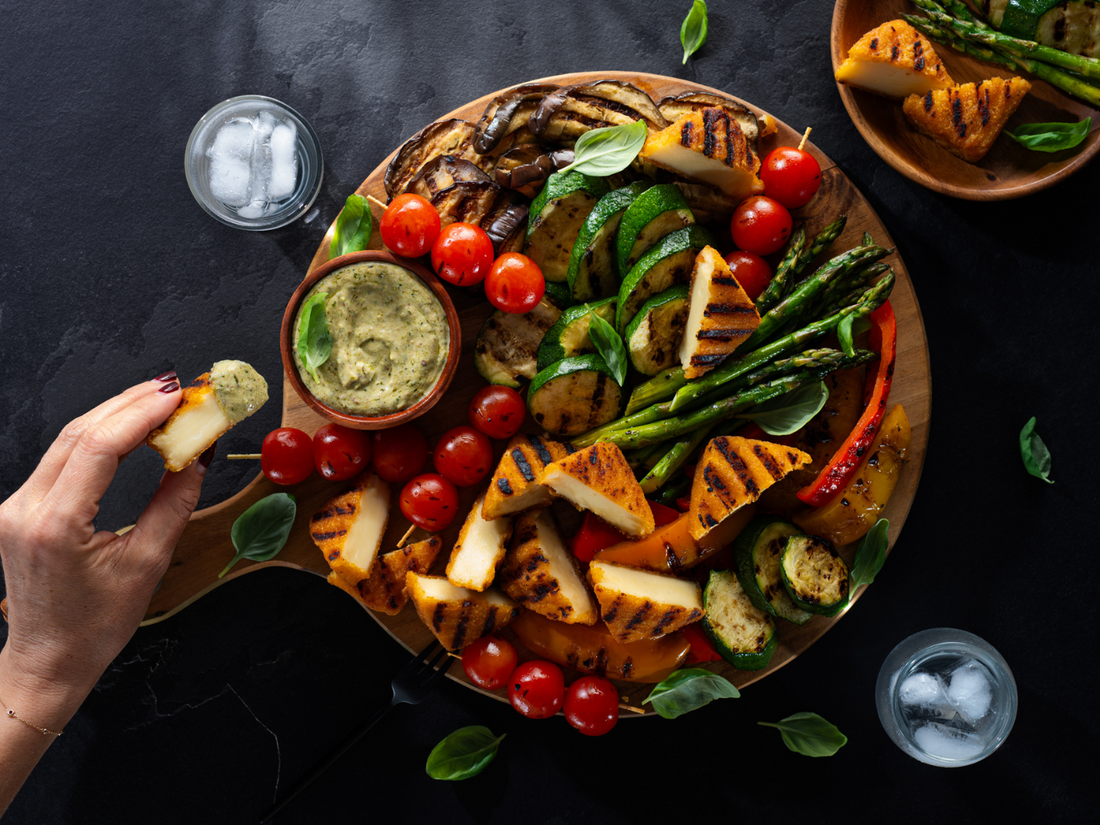 Planche de fondues au fromage et légumes grillés
