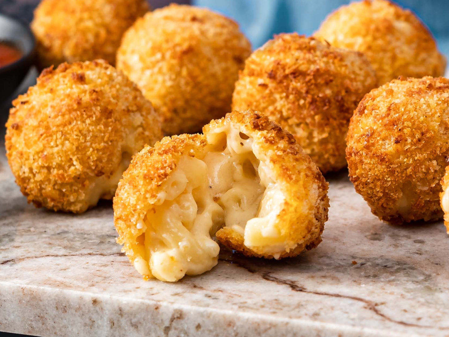 Boules de macaroni au fromage à l’air fryer