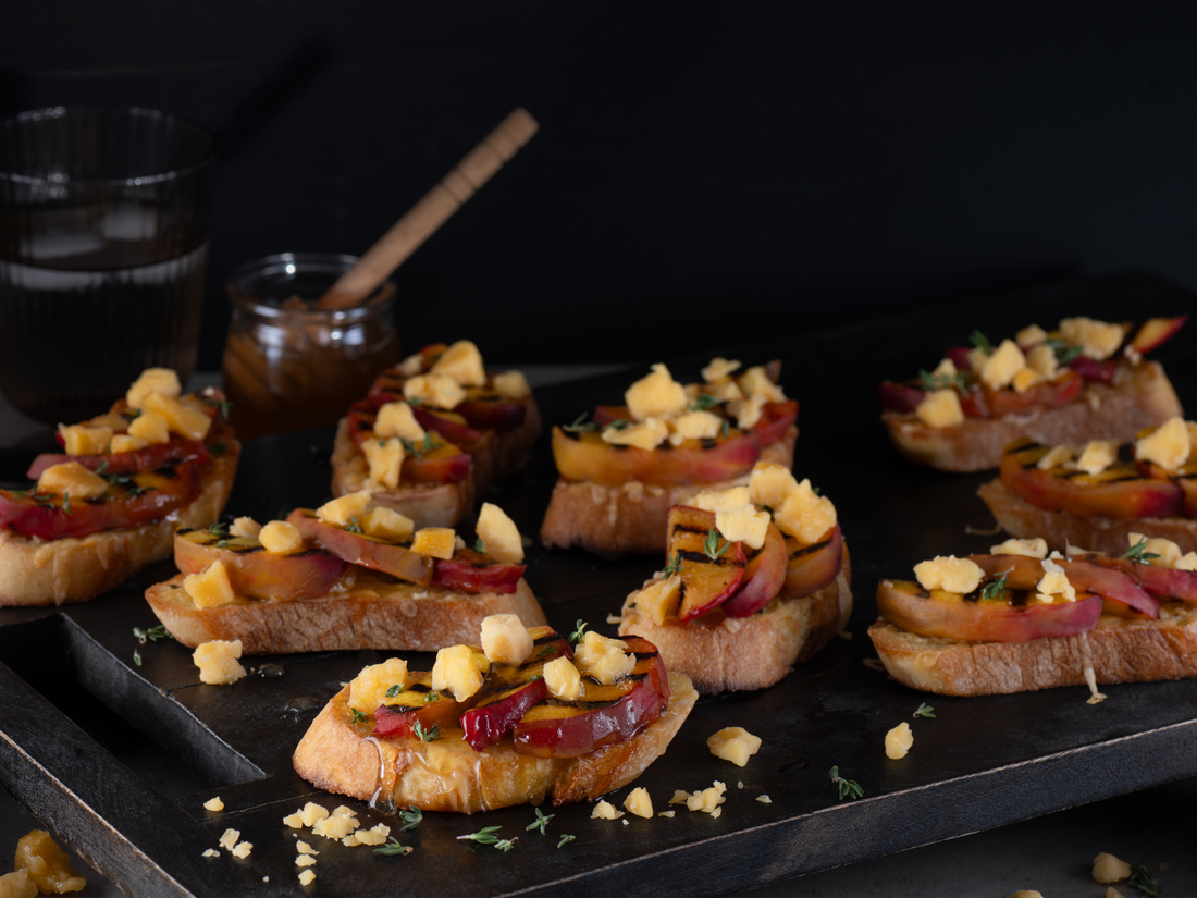 Crostinis pêche grillée et Louis Cyr